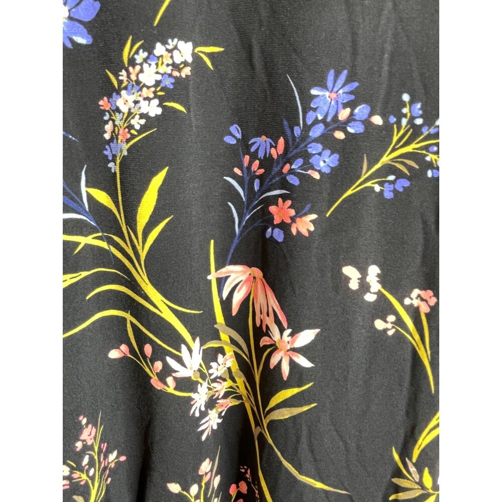 Floral V-Neck Ruffle Hem Dress - Black - Picture 6 of 10